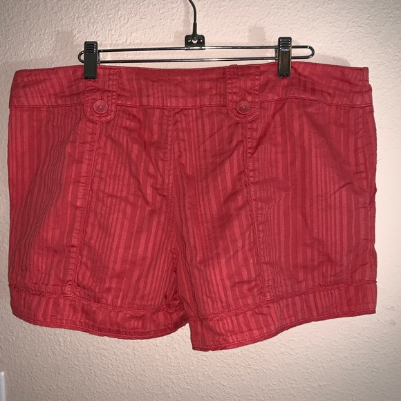 BCBG women’s shorts size 12 - Picture 2 of 4